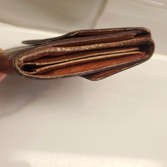 Authentic Vintage Louis Vuitton Monogram Elise Wallet - Picture 12 of 15